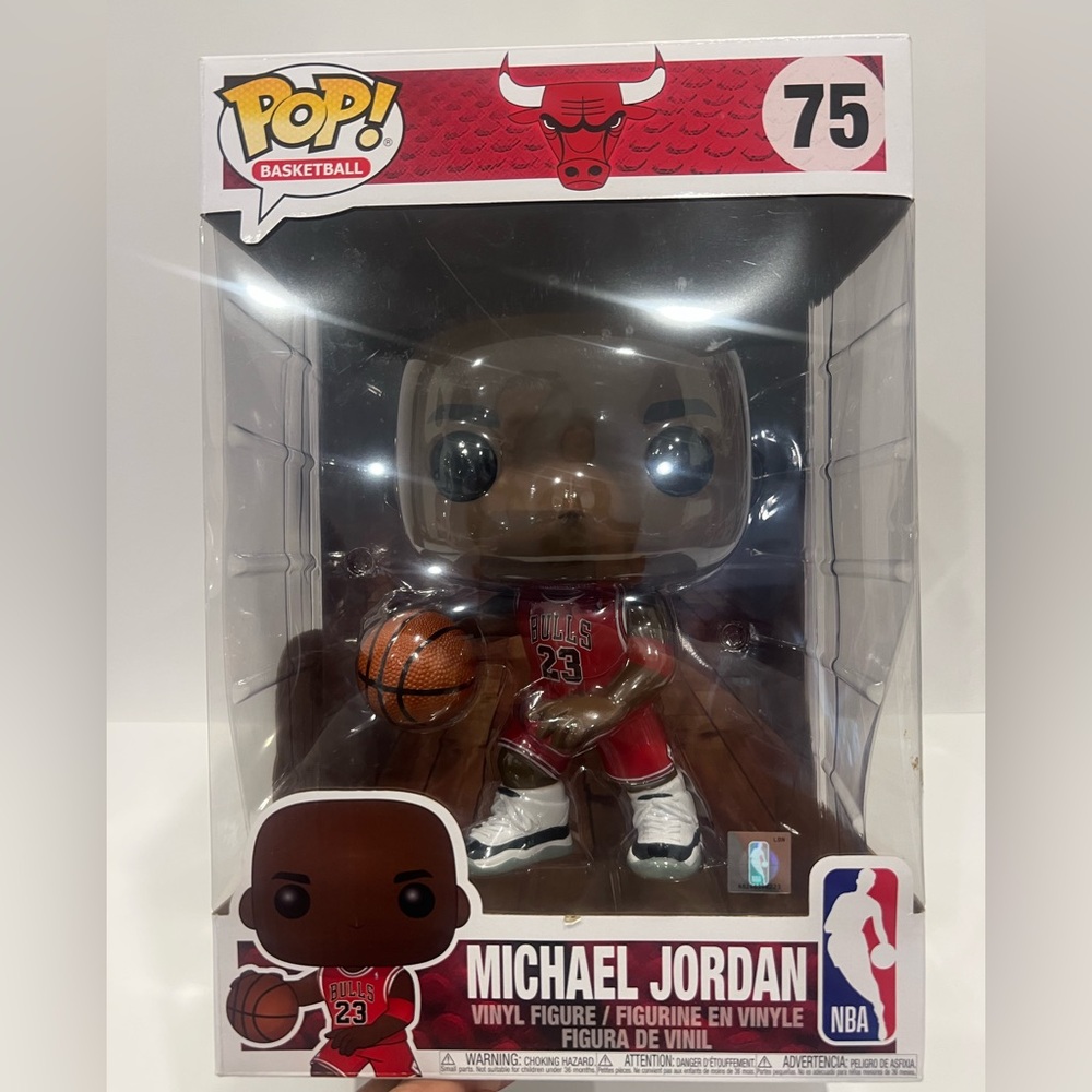 Michael Jordan FUNKO XL Bulls red jersey #75 NIB
